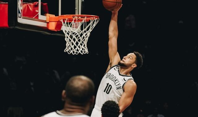 开云体育-有妙传也有尴尬出手 西蒙斯复出不紧张、很兴奋！