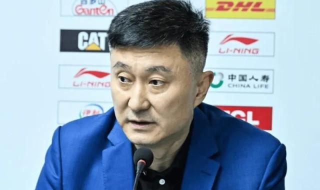 app下载-胜四川发布会！杜锋爆赞对手展情商，回应外援适应，奎因直指2点