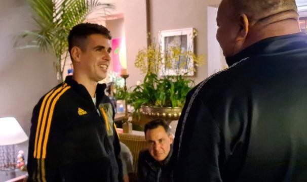 奥斯卡现身巴西与艾克森重逢 最快要等到七月归队