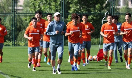 体育视频直播-双冠王登山祈福上路2022 孙准浩的2个愿望1个爱好