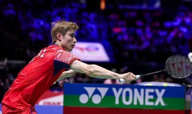 世锦赛男单半决赛：石宇奇13-21赖浩俊，大比分0-1落后