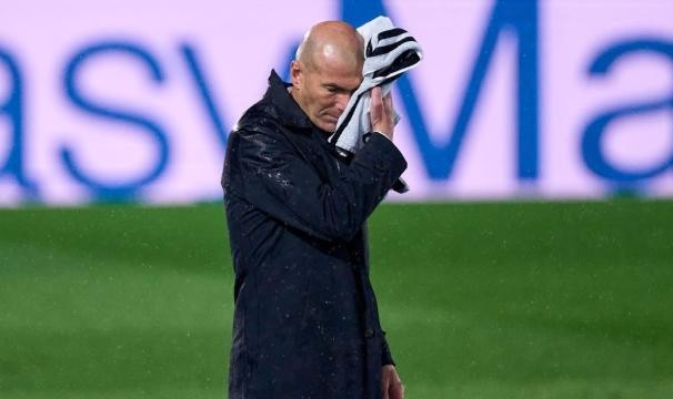 开云体育-皇马离联赛冠军越来越远？西媒体人：琢磨欧冠吧