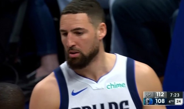 kaiyun 官网-下去冷静下吧！克莱连续空位打铁&amp;三分5中0  还送尚帕尼三分犯规