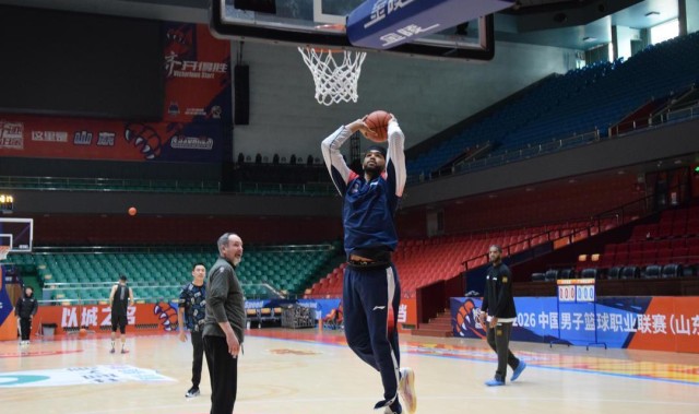 体育视频直播-新援琼斯迎常规赛首秀！5日晚客战广州，高速男篮力争马年开门红