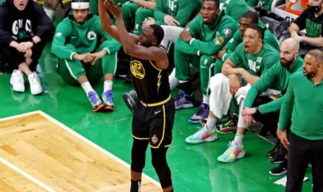 7年前科尔变阵救勇士 格林低迷发挥让他再临抉择